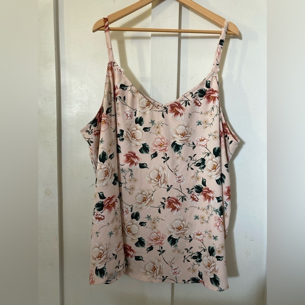 TORRID floral sleeveless blouse top size 6 adjustable straps roses v neck